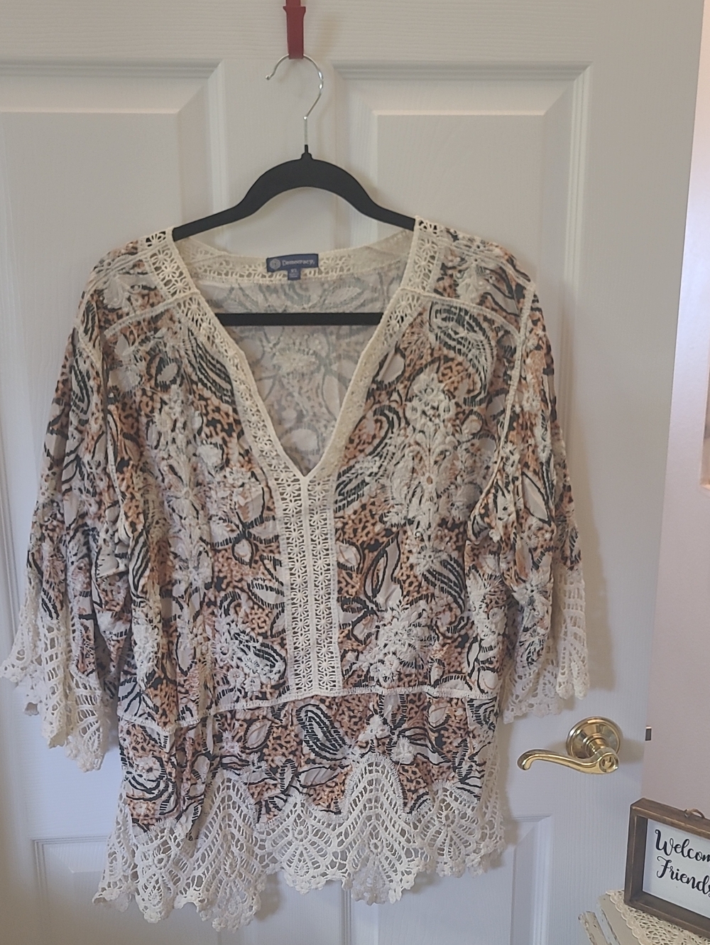 Democracy  Cream and Brown Floral Lace Crochet Trim Tunic. Bin 6